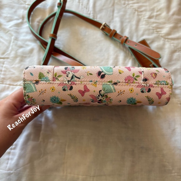 Dooney & Bourke Crossbody Epcot International Flower And Garden Festival 2020 - Picture 9 of 16